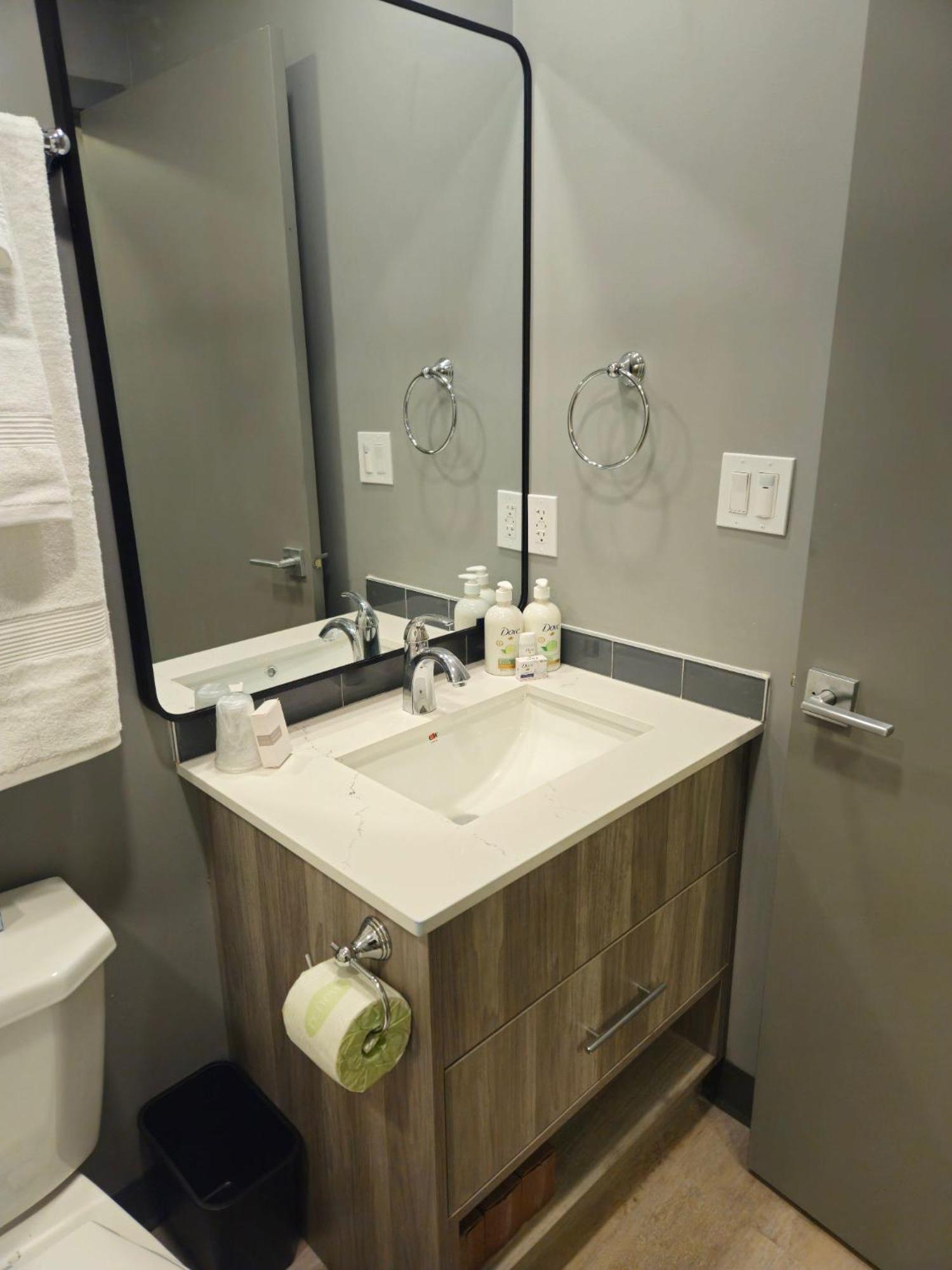 Ramada By Wyndham West Edmonton Hotel & Suites Ngoại thất bức ảnh