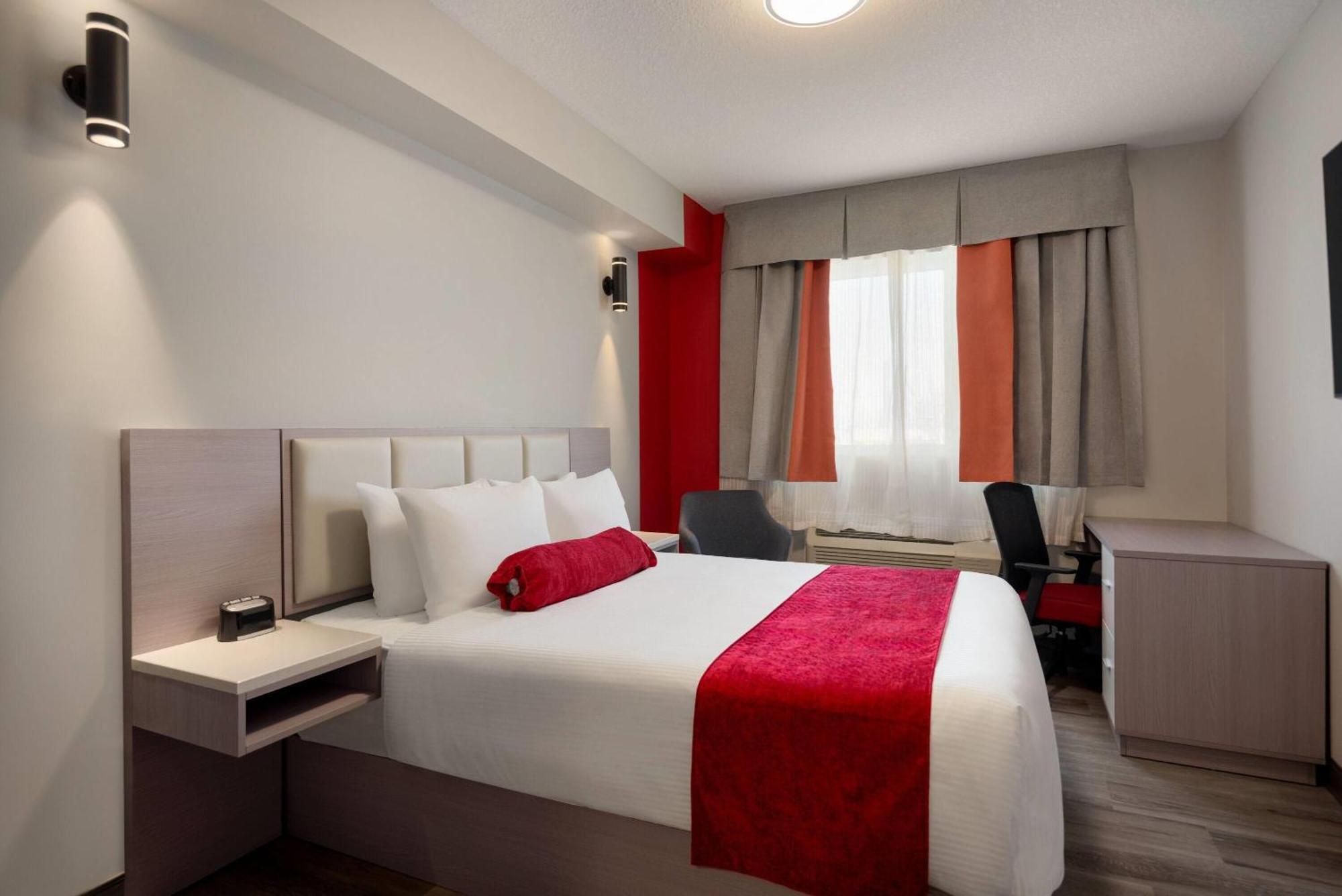 Ramada By Wyndham West Edmonton Hotel & Suites Ngoại thất bức ảnh