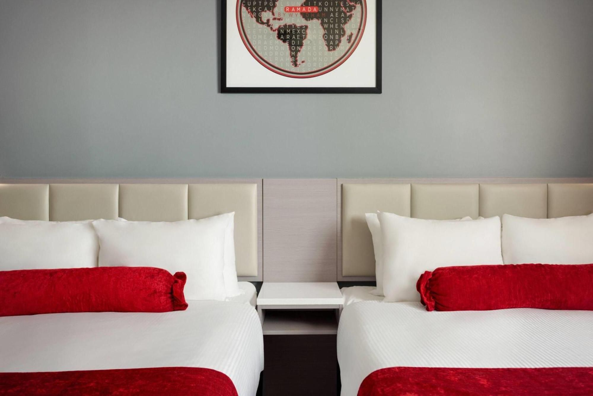 Ramada By Wyndham West Edmonton Hotel & Suites Ngoại thất bức ảnh