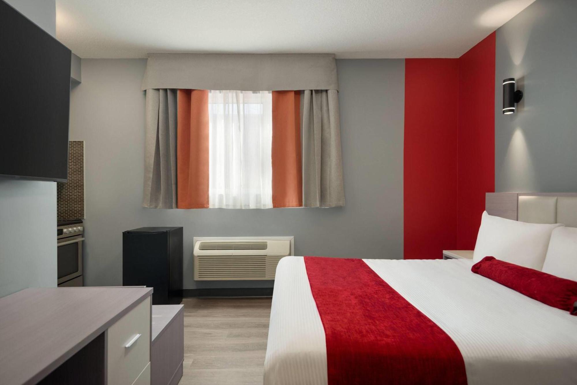 Ramada By Wyndham West Edmonton Hotel & Suites Ngoại thất bức ảnh